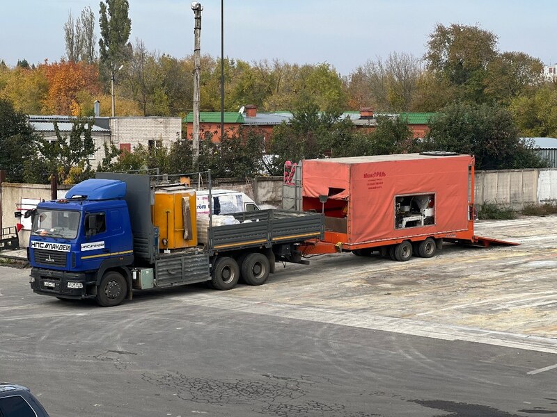 Дорожно-разметочная машина на прицепе, доставка на объект